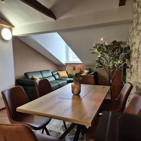 Rooftop Lucylu Daire