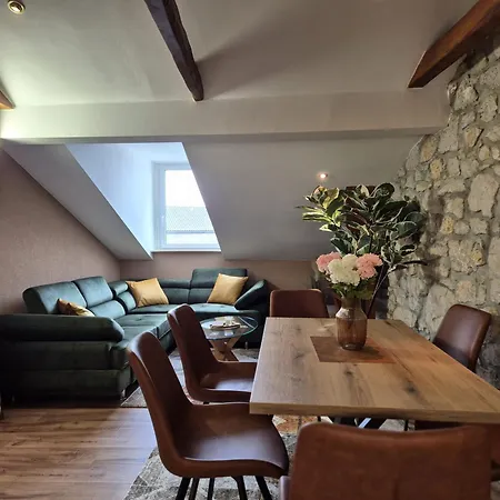 Apartment Rooftop Lucylu